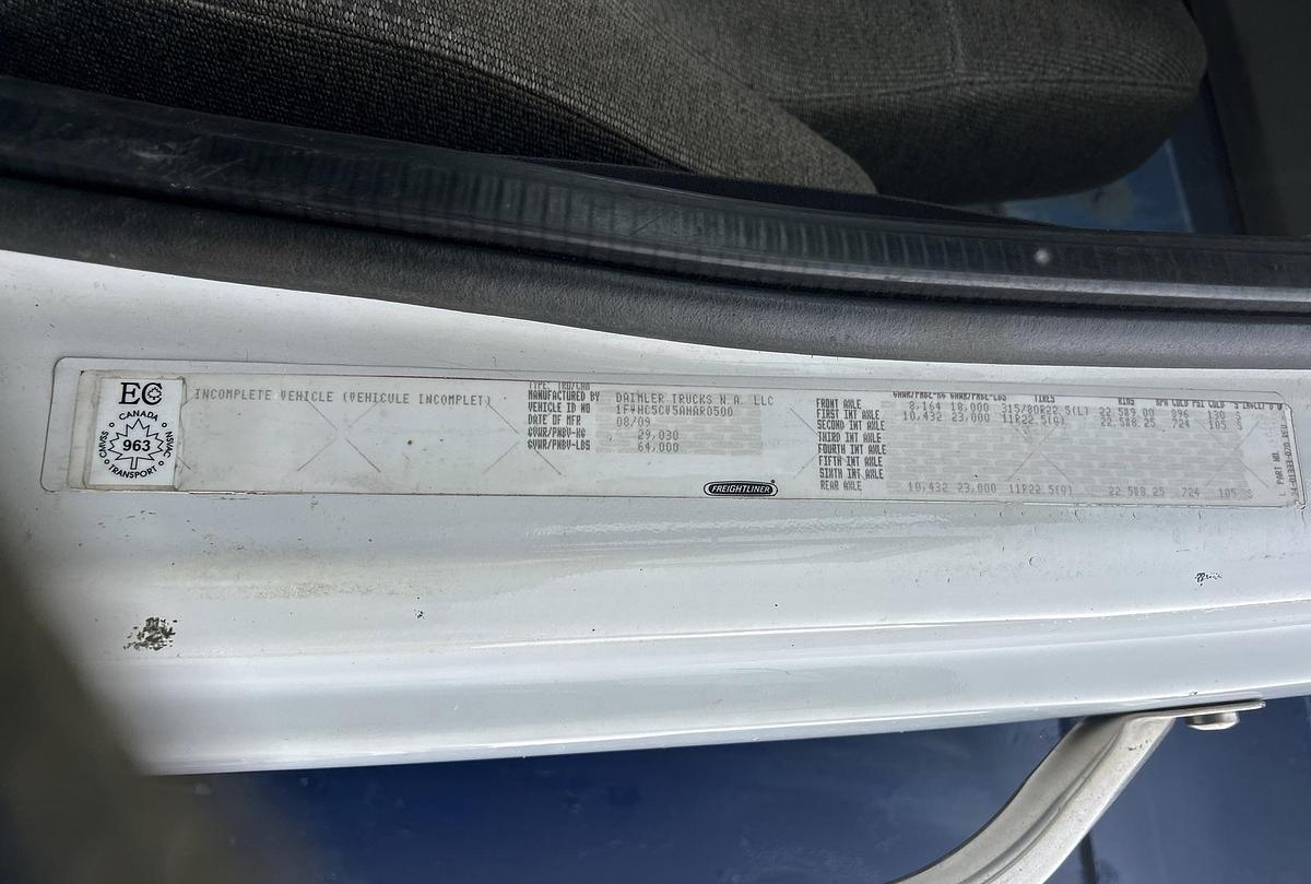 Used 2010 Freightliner M2 112 6x4 spreader truck