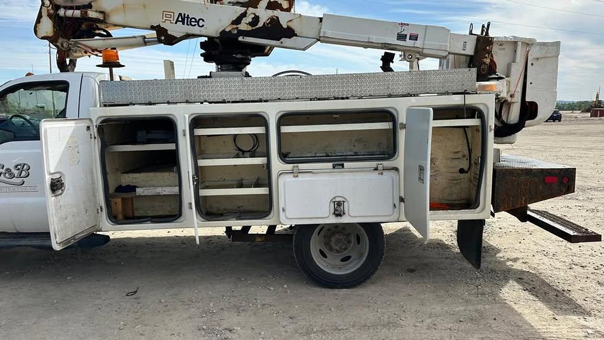 Used 2012 Ford F-550 XL 4x2 Bucket Truck altec at37-g 37 ft on