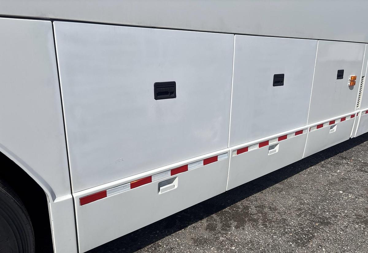 Used 2000 Prevost H35 6x2 55-Seat Coach
