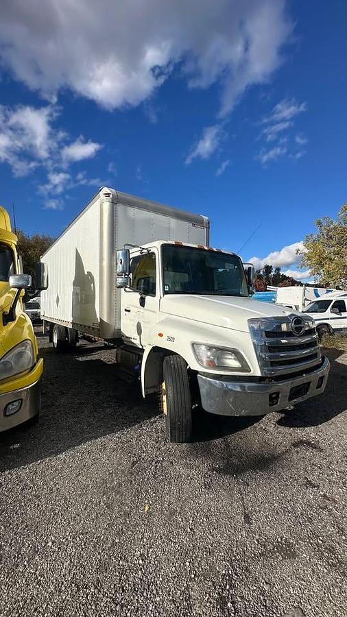 Used 2016 Hino 268 26ft box