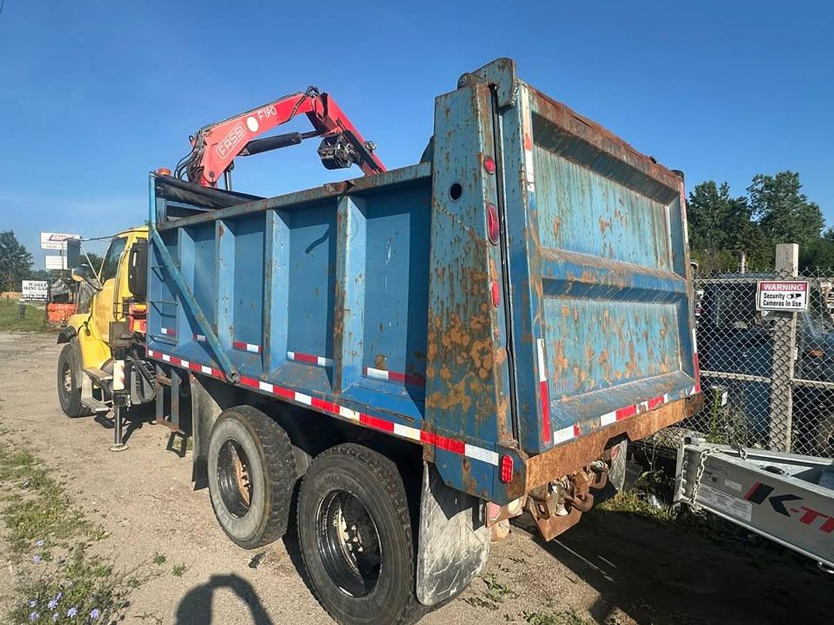 Used 2006 STERLING 7500 crane dump truck