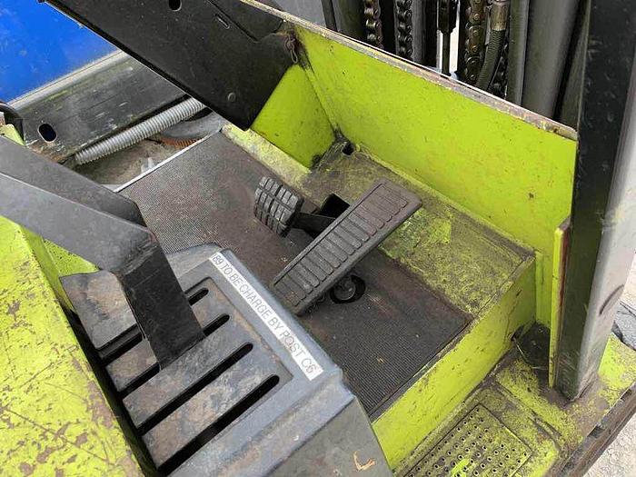 Used 1994 CLARK ECS30 ELECTRIC FORKLIFT everything works only$3500