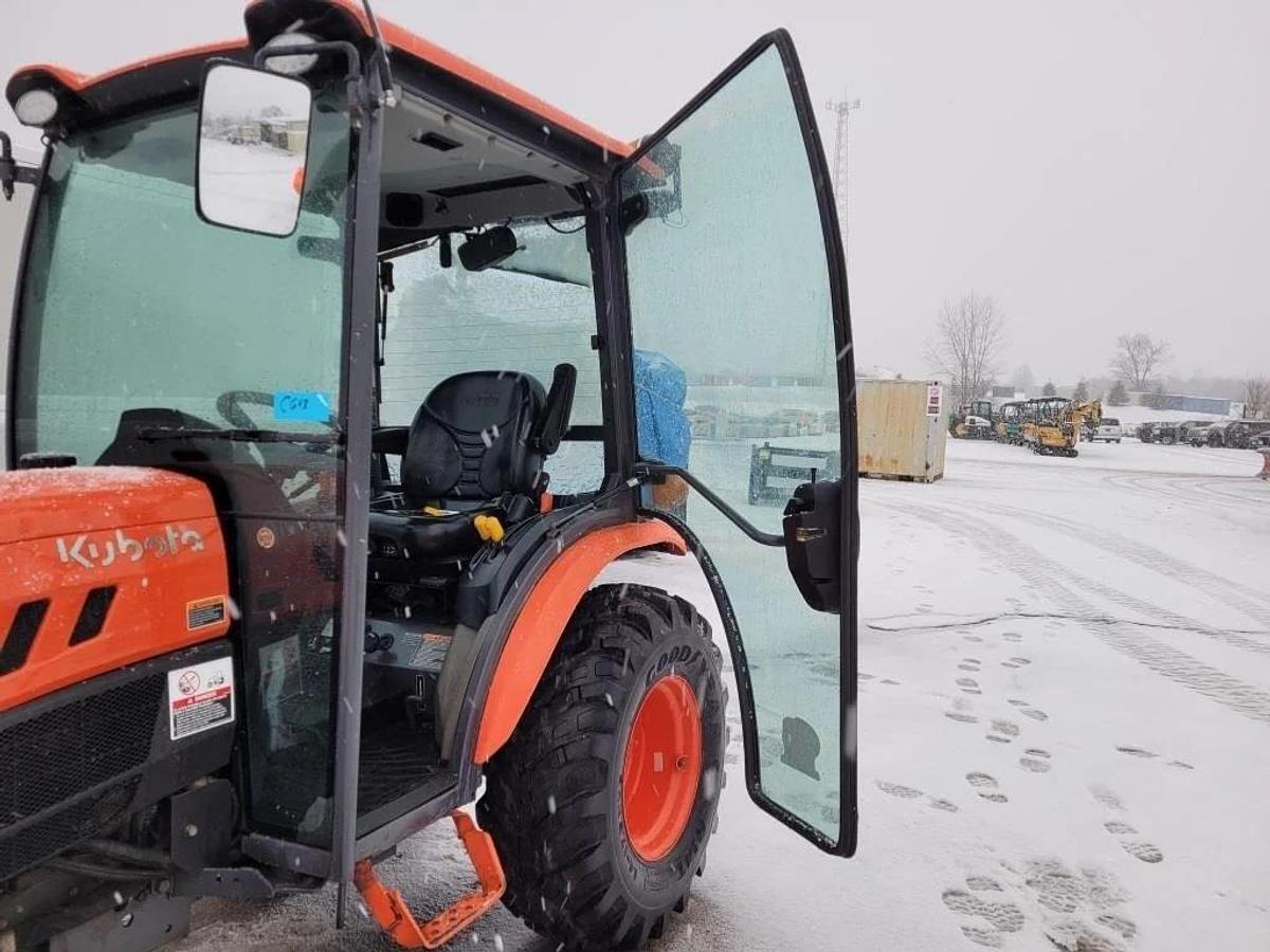 Used 2021 Kubota LX2610 Compact Tractor