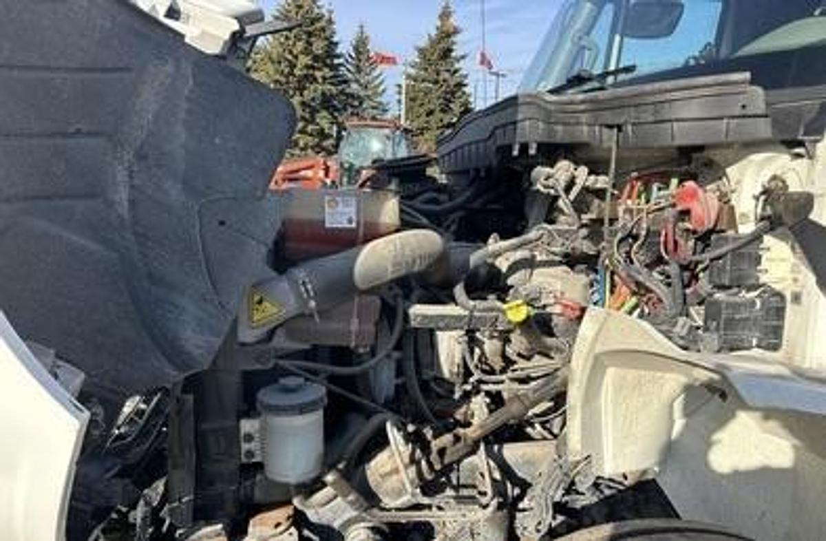 Used 2015 International 4300SBA 4x2 hi-rail service truck