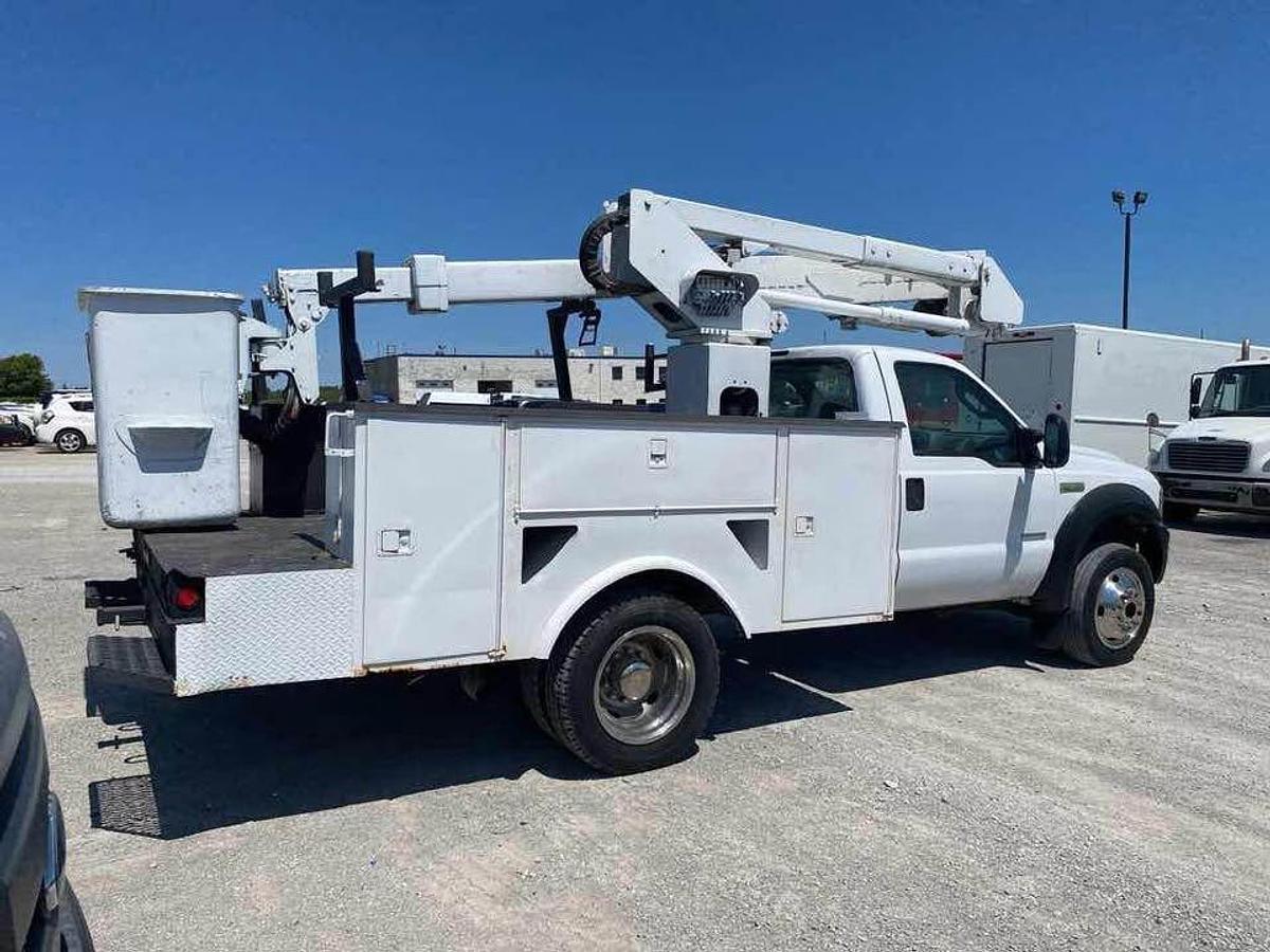 Used 2005 FORD F550 SUPER DUTY bucket truck only $14,995