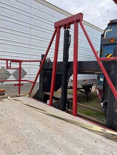 Used 2004 DARCY 30FT. GOOSENECK, 7000 LB AXLES, TILT TRAILER,