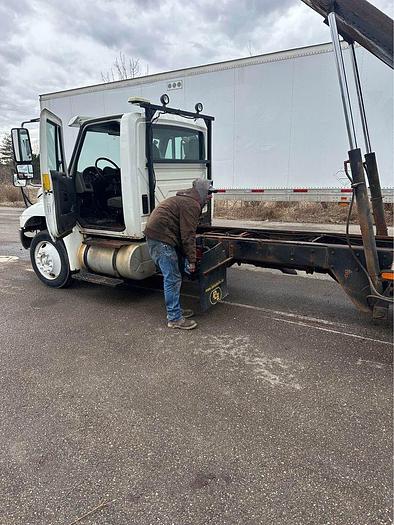 Used 2009 International 4300 ROLL OFF