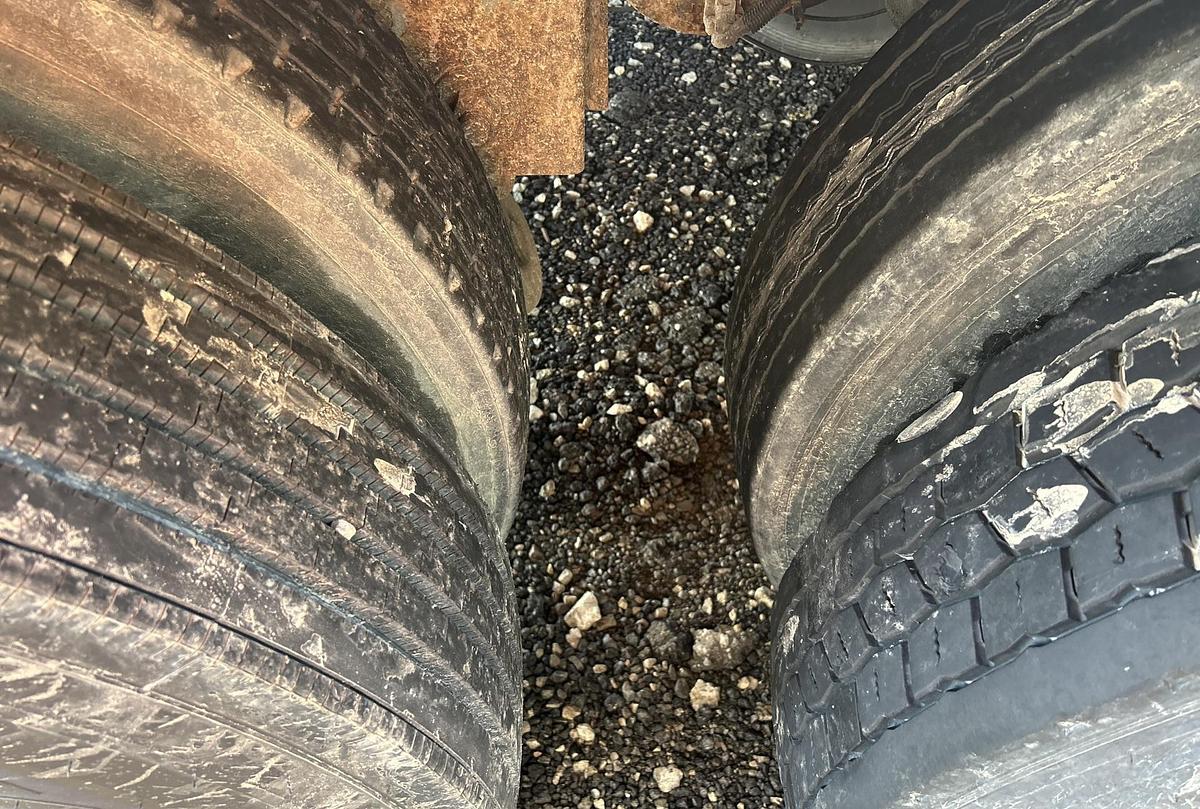 Used 2004 Trailmobile 53 ft x 102 in T/A Van Trailer