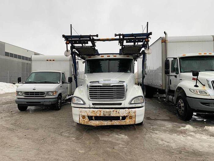 Used 2005 FREIGHTLINER COLUMBIA 8 CAR carrier working daily $39,995
