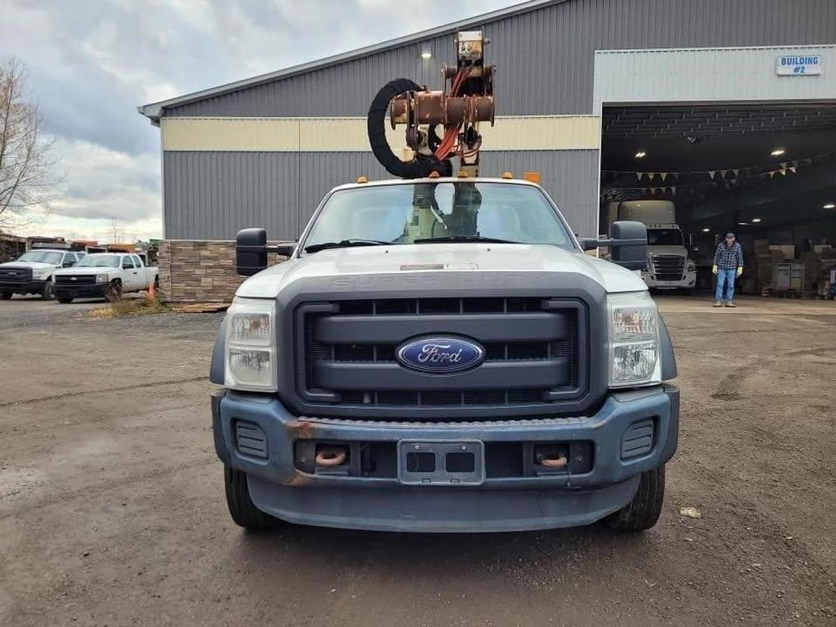Used 2014 Ford F550 XL SD S/A bucket truck