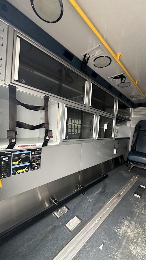 Used 2016 Ford Econoline CUTAWAY 6.8l v10 sohc 20v.