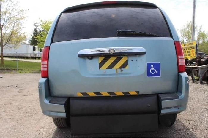 Used 2008 Chrysler Town & Country