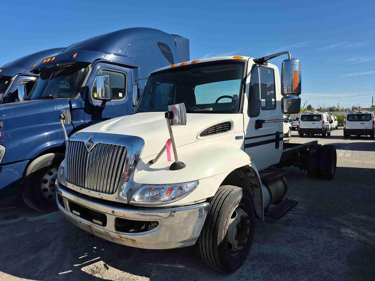 Used 2013 INTERNATIONAL 4300 only $4,995 low pro single axle ex opp