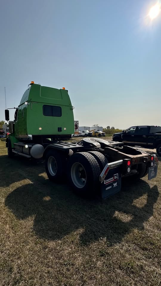 Used 2021 Western Star 4900 T/A Sleeper heavy fronts. automatic trans