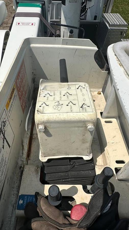 Used 2014 FREIGHTLINER M2 106 MEDIUM DUTY bucket truck