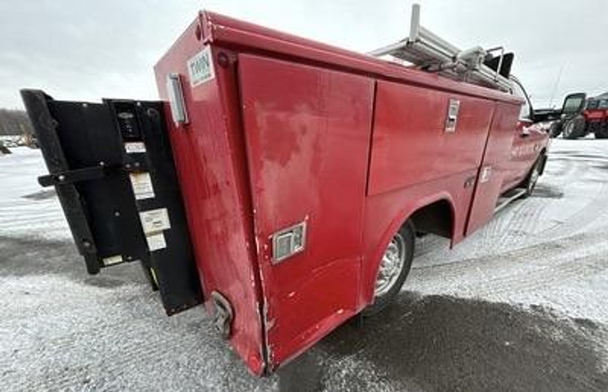 Used 2012 Ram 2500 4x2 crew cab utility truck