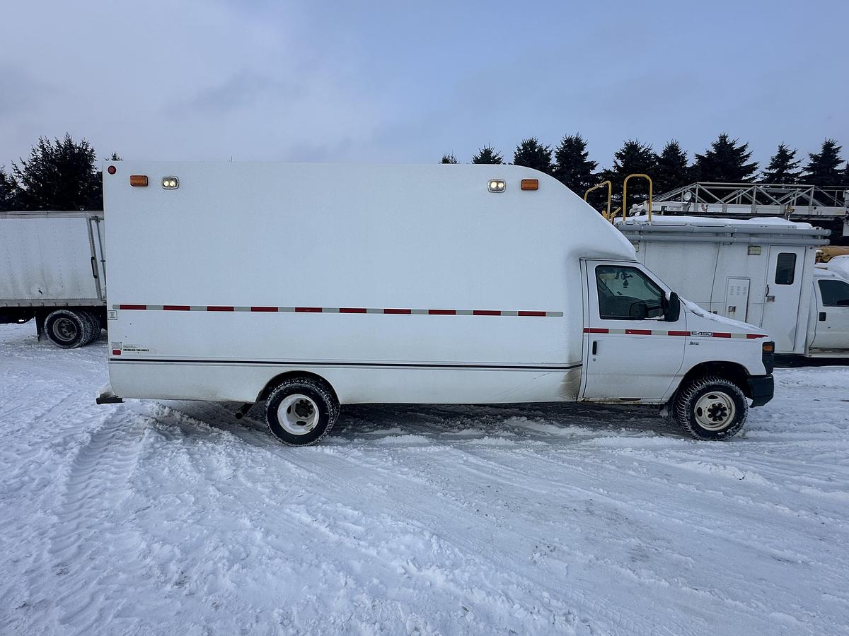 Used 2013 Ford e450 cube van