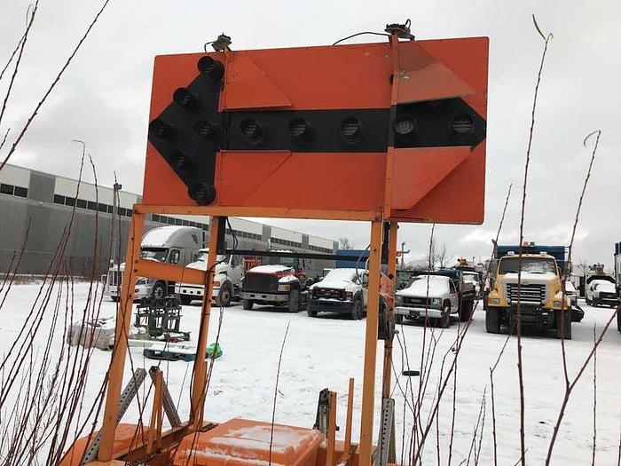 Used 2014 SOLAR AB-0715-MTO SIGN in excellent condition newer battery