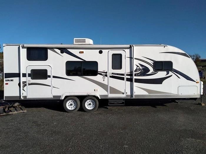 Used 2012 WEEKENDER 25' REAR BUNKS TRAVEL TRAILER $15,995.