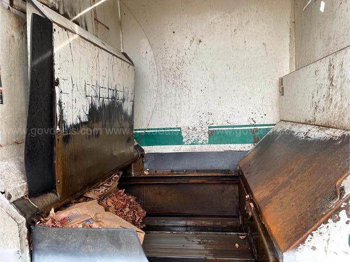 Used 2009 International 7400 - Garbage truck labrie garbage compactor