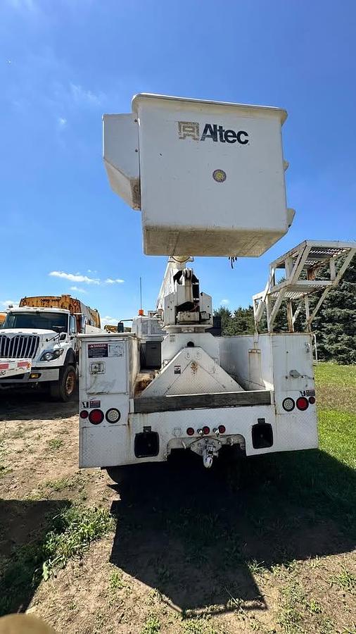 Used 2004 International Bucket Truck 4300 sba 4x2