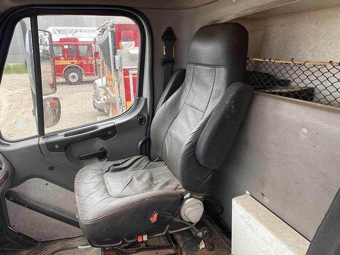 Used 2011 FREIGHTLINER M2 106 POSI Bucket Truck