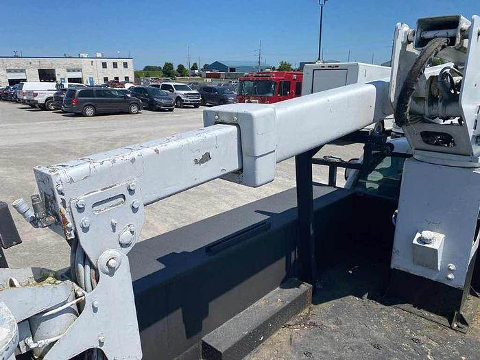 Used 2005 Ford F550 Super Duty bucket truck