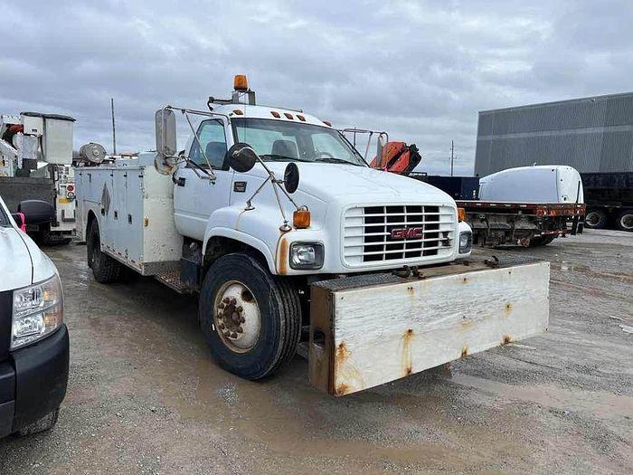 Used 2001 GMC TC7H042 C-SERIES SERVICE TRUCK AUTO, cat diesel