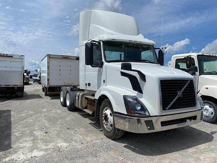 Used 2014 Volvo VN VNL Day Cab auto