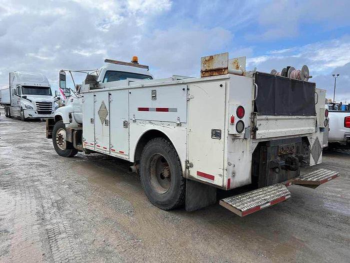 Used 2001 GMC TC7H042 C-SERIES SERVICE TRUCK AUTO, cat diesel