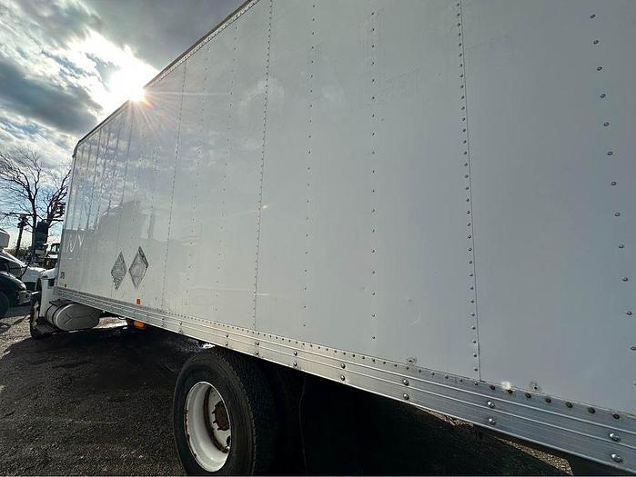 Used 2013 International 4300 Straight Truc 26 foot box curb