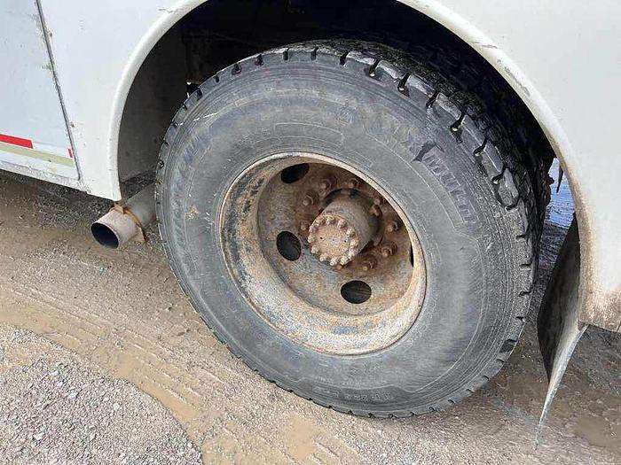 Used 2001 GMC TC7H042 C-SERIES SERVICE TRUCK AUTO, cat diesel