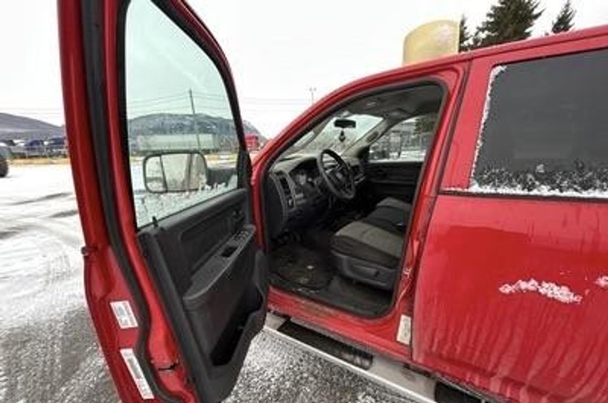 Used 2012 Ram 2500 4x2 crew cab utility truck