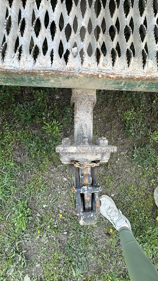 Used International DuraStar 4300 service truck w/crane