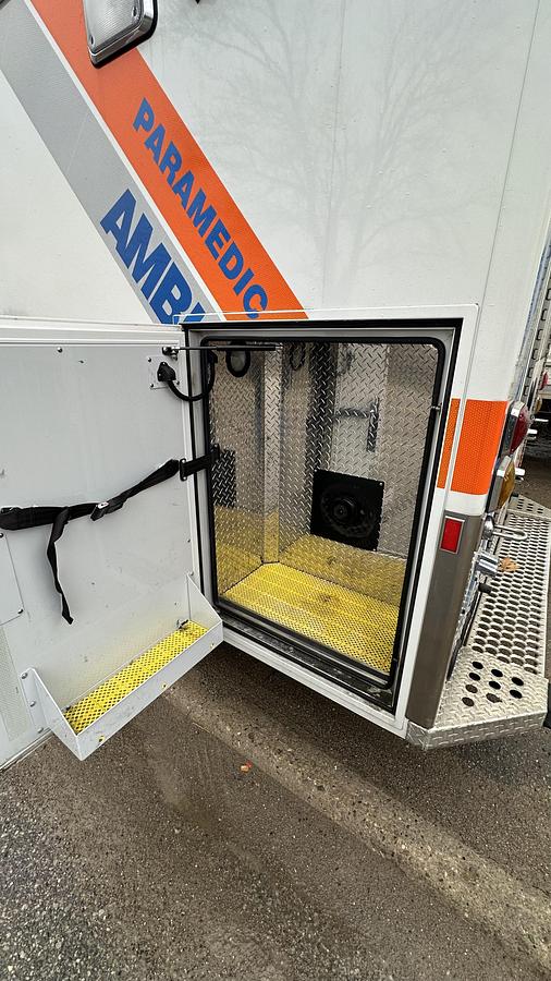 Used 2016 Ford Econoline CUTAWAY 6.8l v10 sohc 20v.