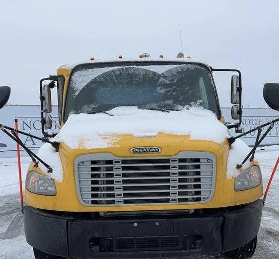 Used 2018 Freightliner M2 106 T/A Refuse Truck