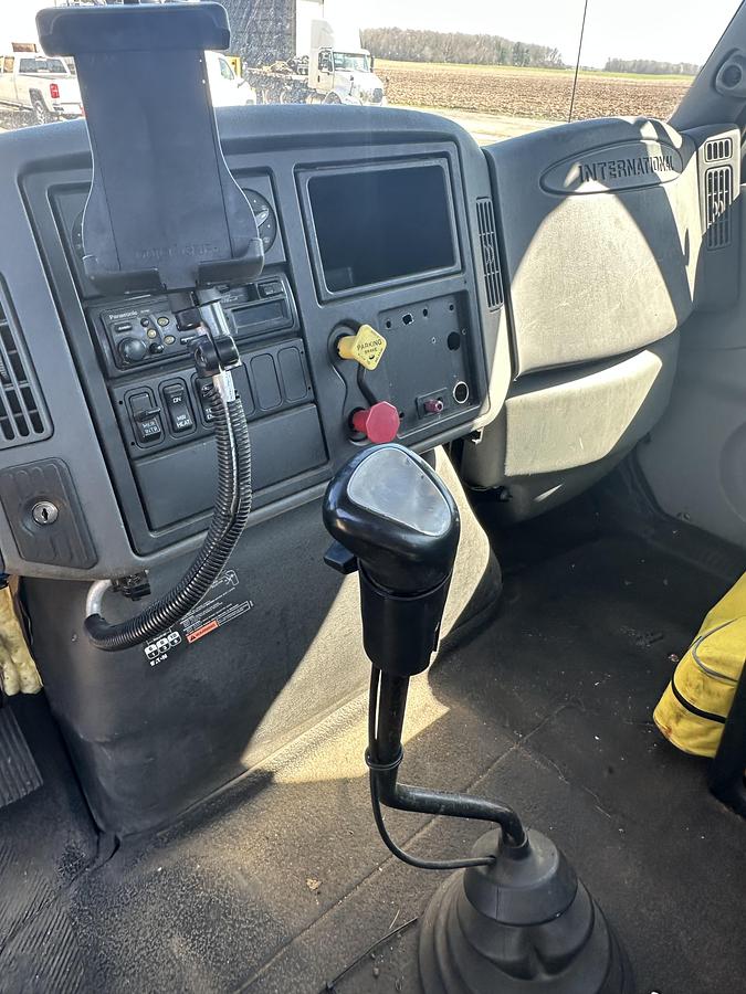 Used 2005 International 4400 series Single Axle Day cab Highway Tractor