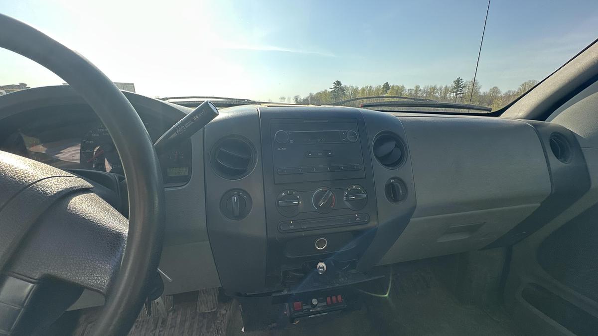 Used 2007 Ford F-150 XL 4wd serice truck