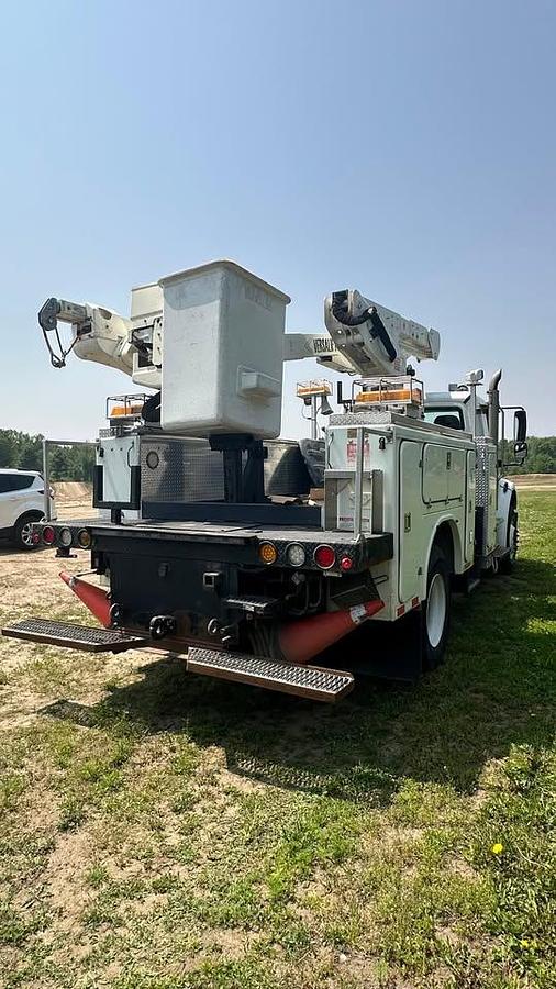 Used 2014 FREIGHTLINER M2 106 MEDIUM DUTY bucket truck