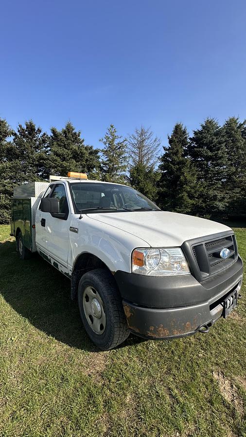 Used 2007 Ford F-150 XL 4wd serice truck