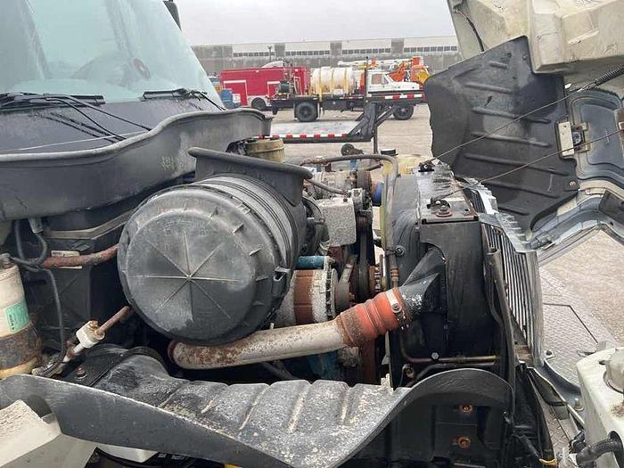 Used 2004 INTERNATIONAL 4400 CREW CAB service body, camper