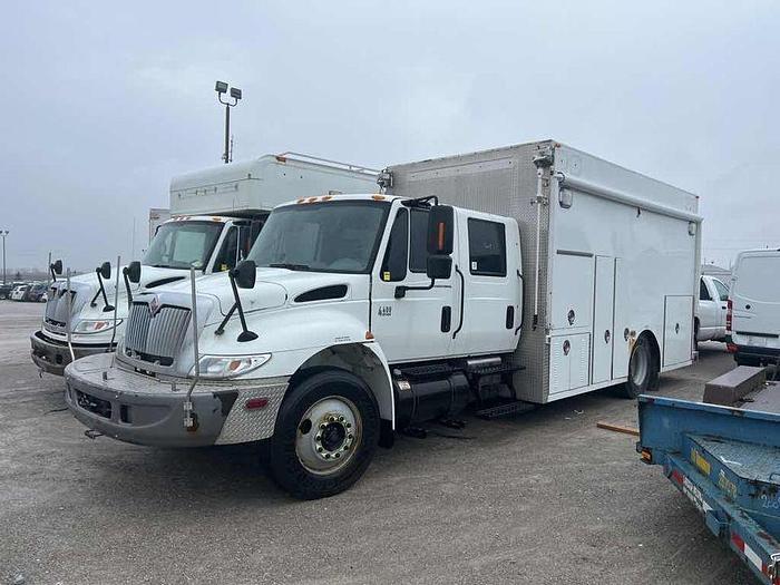 Used 2004 INTERNATIONAL 4400 CREW CAB service body, camper