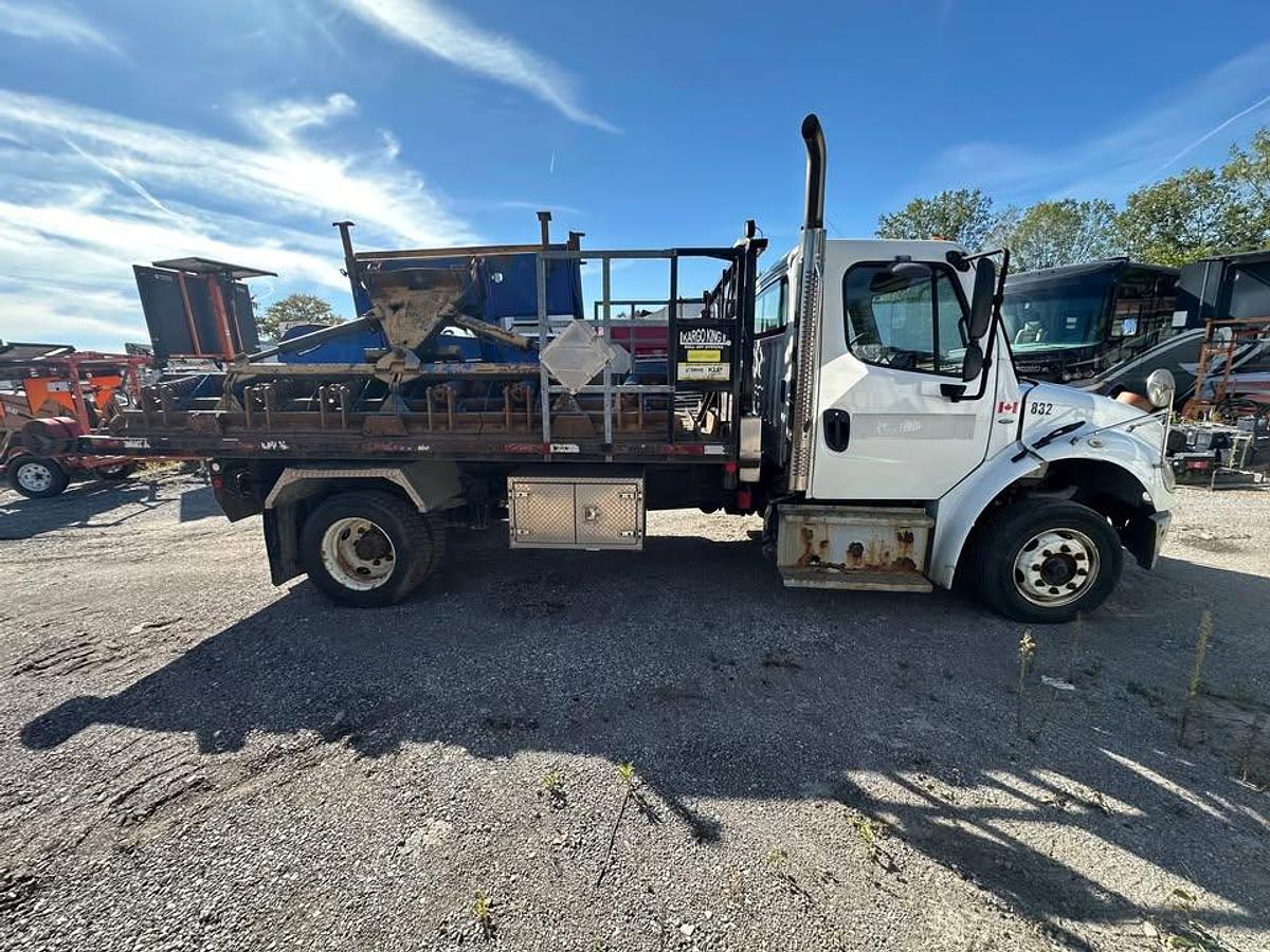 Used 2015 FREIGHTLINER M2 106 106 medium duty hook lift