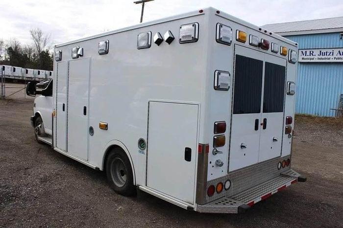 Used 2016 Chevrolet 3500 Ambulance Demers Box express diesel