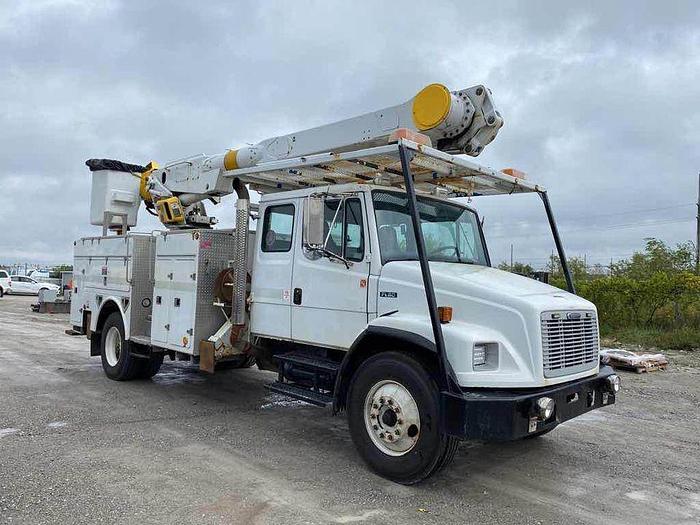 Used 2004 FREIGHTLINER Fl80 Bucket Truck