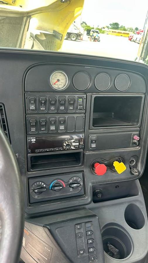 Used 2015 International Pro Star Semi truck