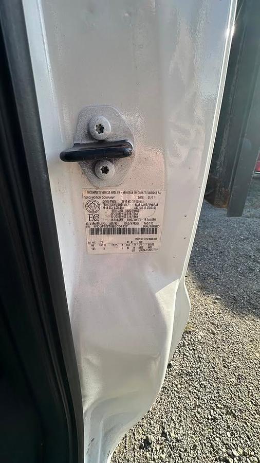 Used 2011 Ford f550 powerstroke hydraulic tailgate
