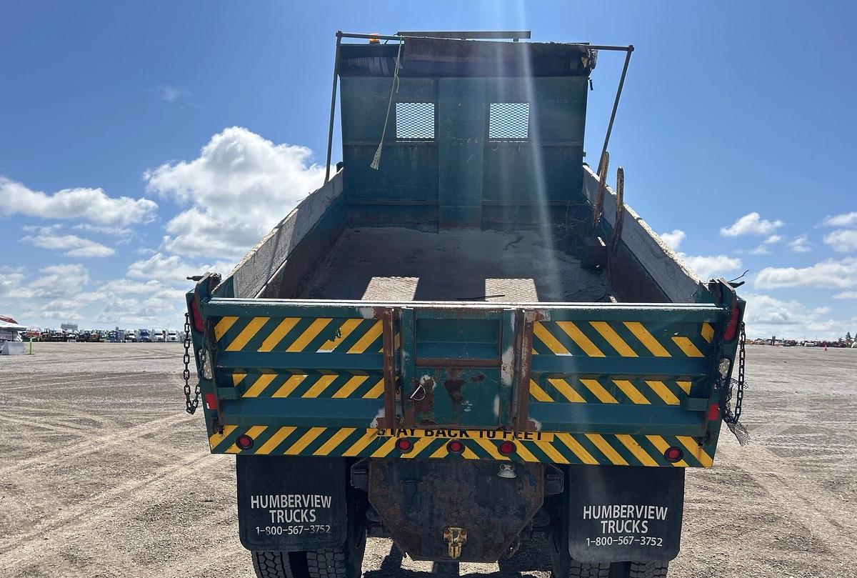 Used 2009 GMC C75 4x2 truck s/a dump truck