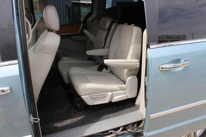 Used 2008 Chrysler Town & Country