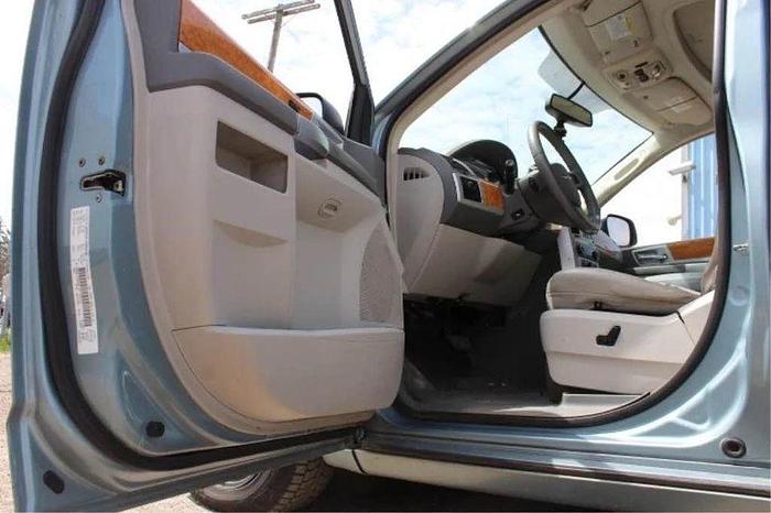 Used 2008 Chrysler Town & Country